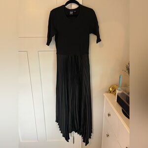GAP Classic Black Midi Dress